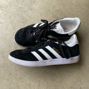 SOLD DO NOT BUY Adidas Gazelle Black Women’s 7 Men’s 5.5